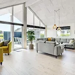 Luxury Retreat For 18 - By Traum Feriehus