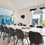 Luxury Retreat For 18 - By Traum *