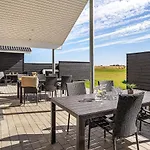 Luxury Retreat For 18 - By Traum