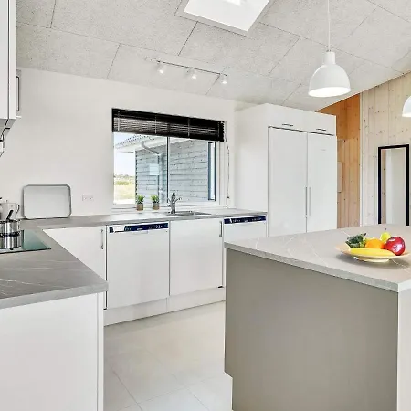 Luxury Retreat For 18 - By Traum Spottrup