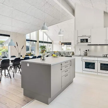 Holiday home Luxury Retreat For 18 - By Traum