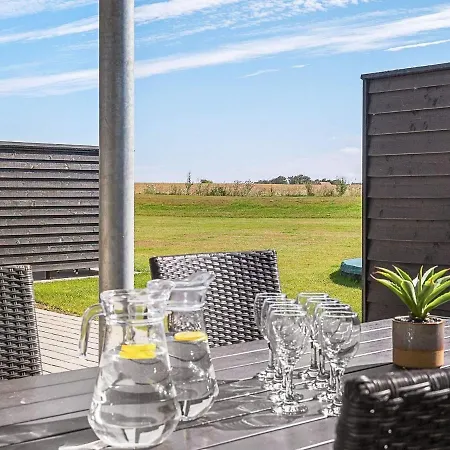 Luxury Retreat For 18 - By Traum