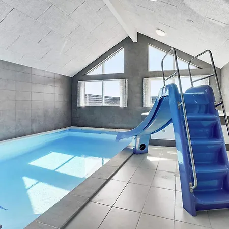 Luxury Retreat For 18 - By Traum Spottrup