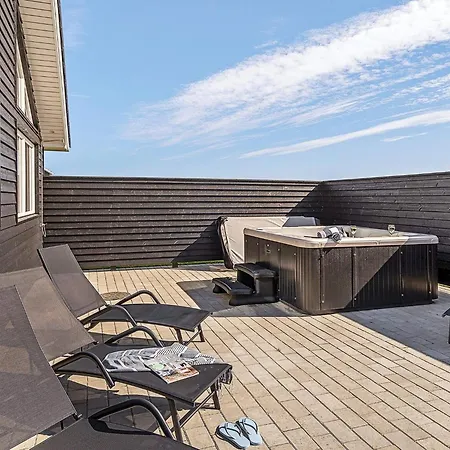 Luxury Retreat For 18 - By Traum *