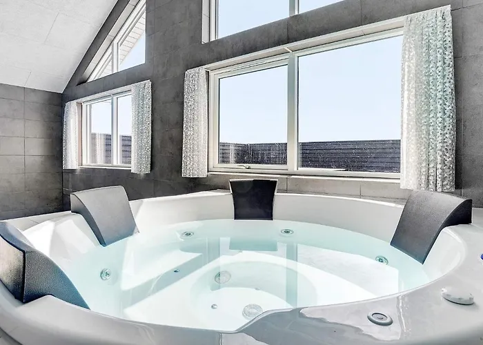 Holiday home Luxury Retreat For 18 - By Traum Spottrup