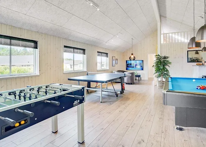 Luxury Retreat For 18 - By Traum Holiday home Spottrup