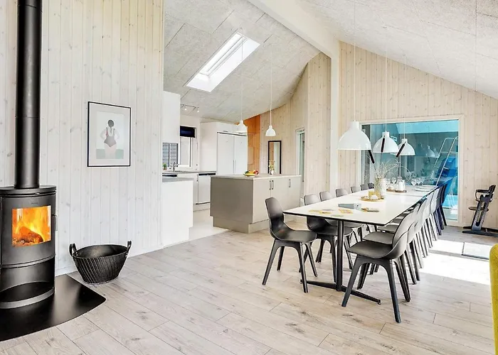 Luxury Retreat For 18 - By Traum Holiday home *