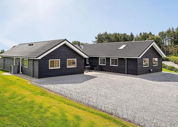 Luxury Retreat For 18 - By Traum *